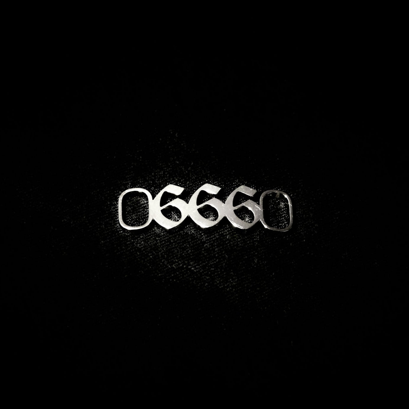 666 Shoe Tag Style Old English Silver