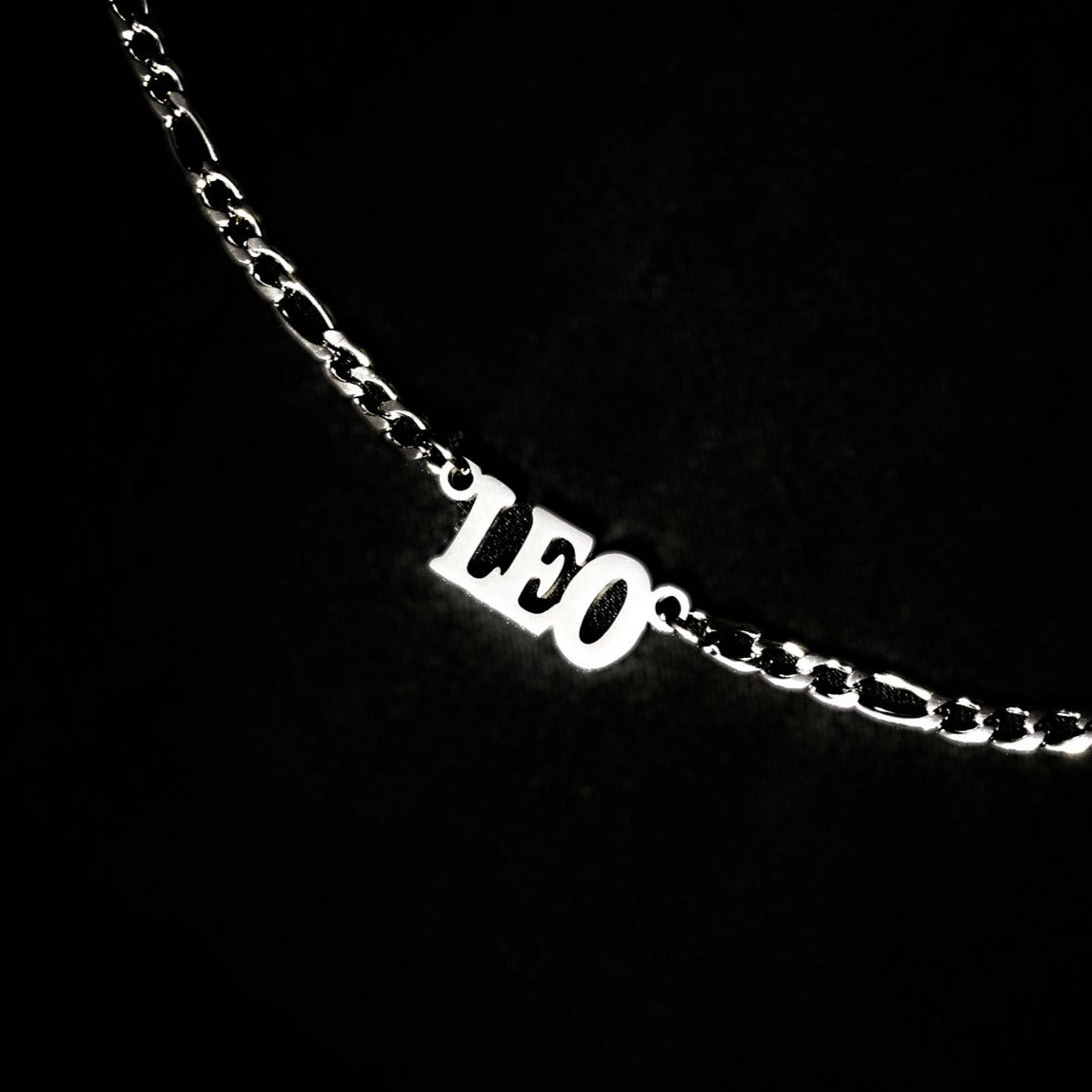 Leo Necklace Bold Zodiac Silver