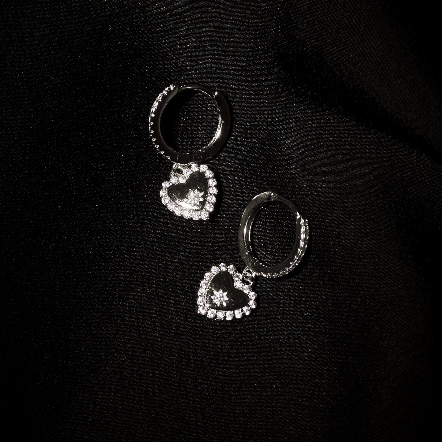 Earring Eclectic Queen Of Hearts Silver