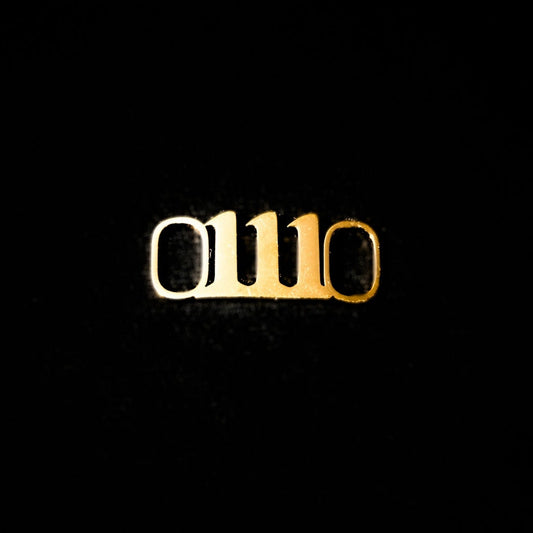 111 Shoe Tag Style Old English Gold