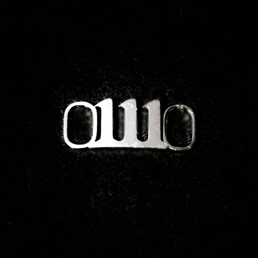 111 Shoe Tag Style Old English Silver
