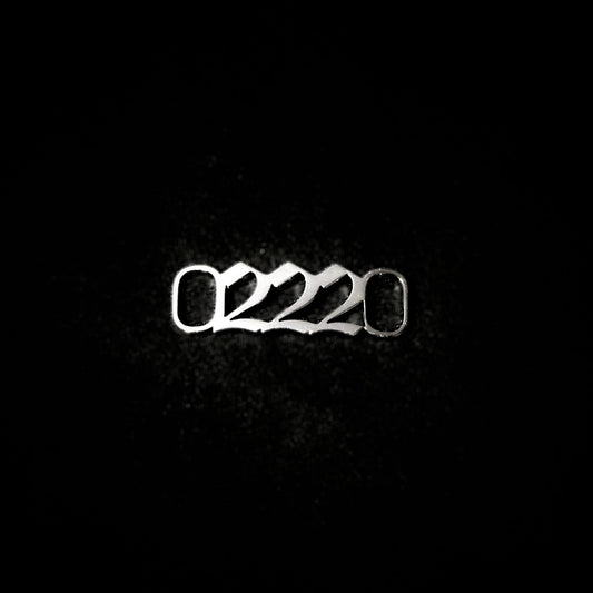 222 Shoe Tag Style Old English Silver