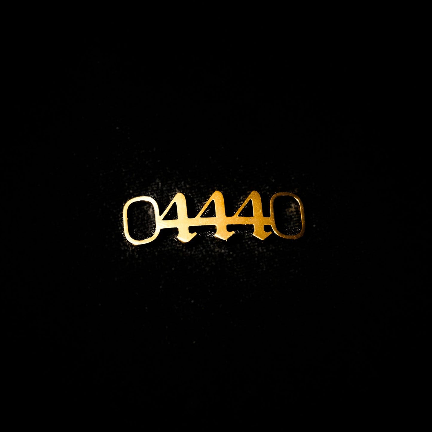 444 Shoe Tag Style Old English Gold