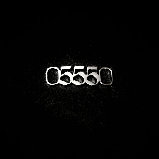 555 Shoe Tag Style Old English Silver
