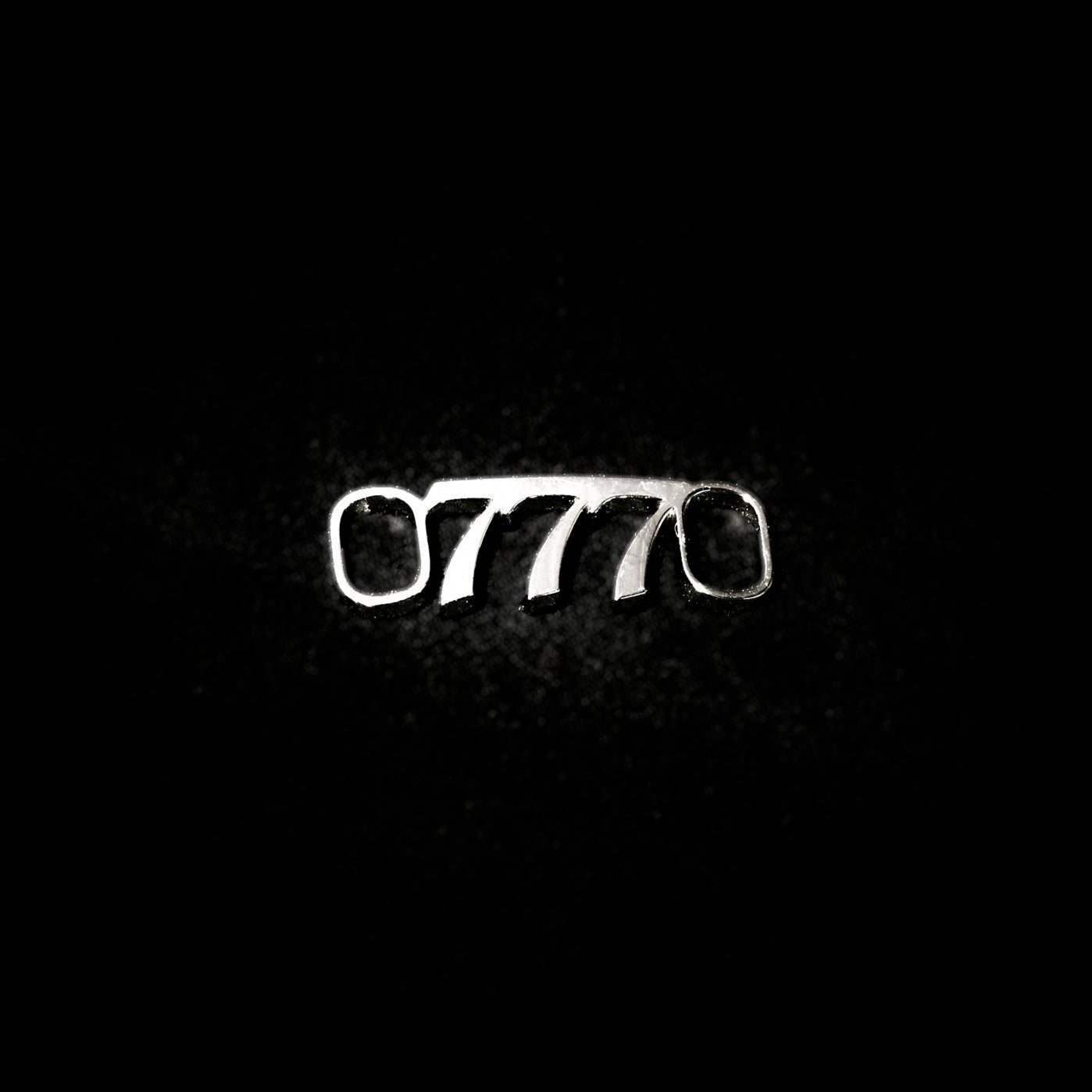 777 Shoe Tag Style Old English Silver