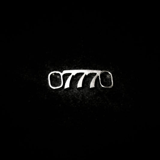 777 Shoe Tag Style Old English Silver