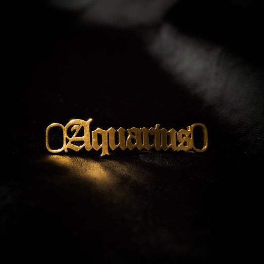Aquarius Shoe tag Old English Zodiac Gold
